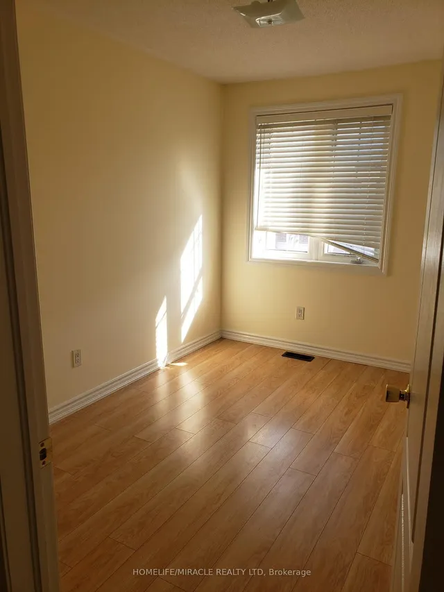 Additional image 16 of 11 Shiff Cres