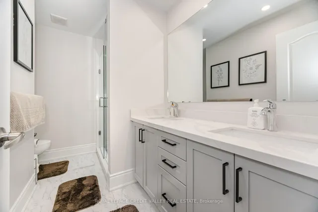 Additional image 36 of 2 Bramoak Cres