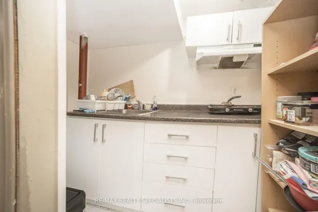 Additional image 39 of 144 Fleetwood Cres