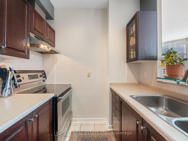 Additional image 6 of 438 Richmond St Unit 715