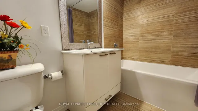 Additional image 6 of 2152 Lawrence Ave Unit 1207