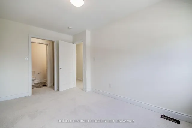 Additional image 33 of 28 Yvonne Dr