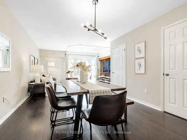 Additional image 8 of 2055 WALKERS Line Unit 227