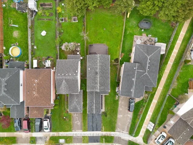 Additional image 38 of 102 Northmanor Cres