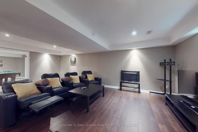 Additional image 38 of 110 Crawford Cres