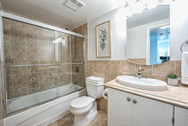 Additional image 27 of 61 Main St Unit 202