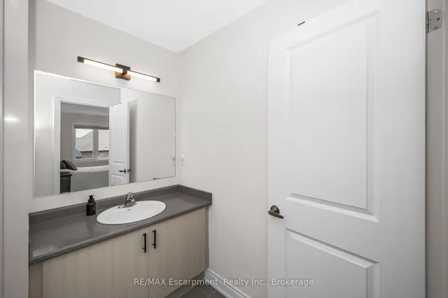 Additional image 25 of 3401 Sixth Line