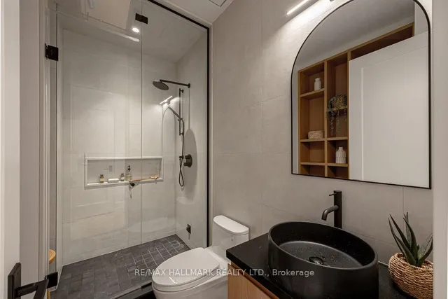 Additional image 37 of 138 Balsam Ave