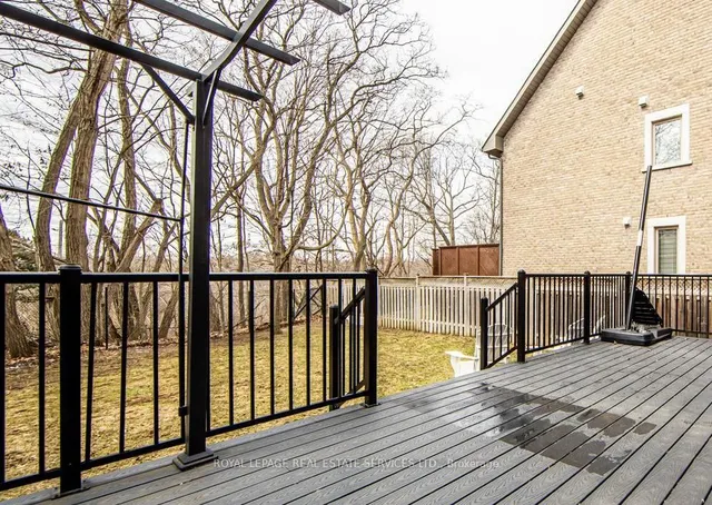 Additional image 41 of 21A Roycrest Ave