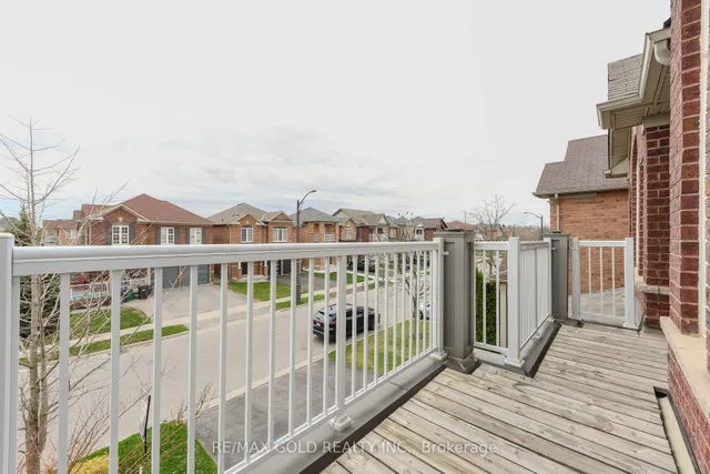 Additional image 40 of 35 Amaranth Cres
