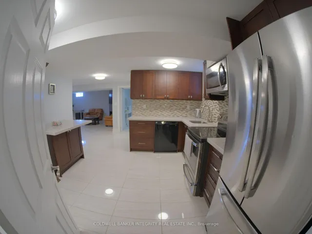 Additional image 19 of 2814 Guilford Cres