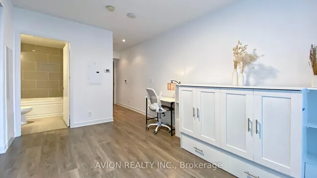 Additional image 12 of 88 Harbour St Unit Unit #1811