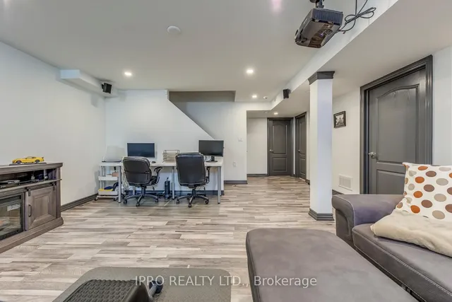 Additional image 36 of 11 Trentonian St