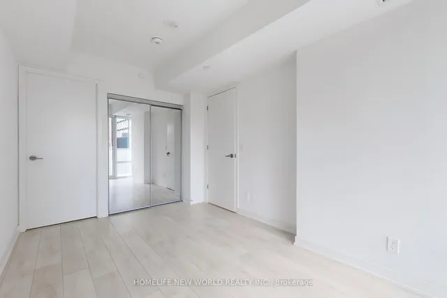 Additional image 15 of 501 Yonge St Unit 912