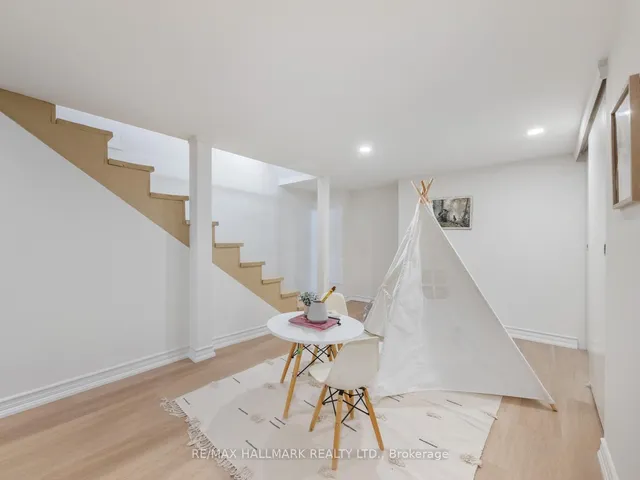 Additional image 31 of 24 Meadow Ave