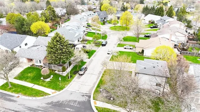 Additional image 4 of 204 Quinte Crt