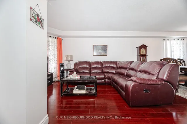 Additional image 6 of 71 Giraffe Ave