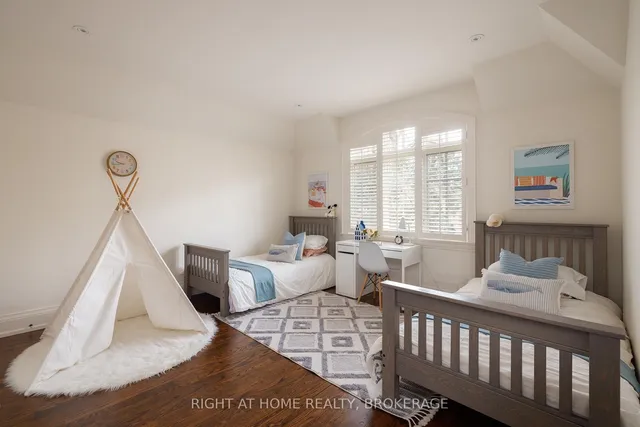 Additional image 22 of 179 Yonge Blvd