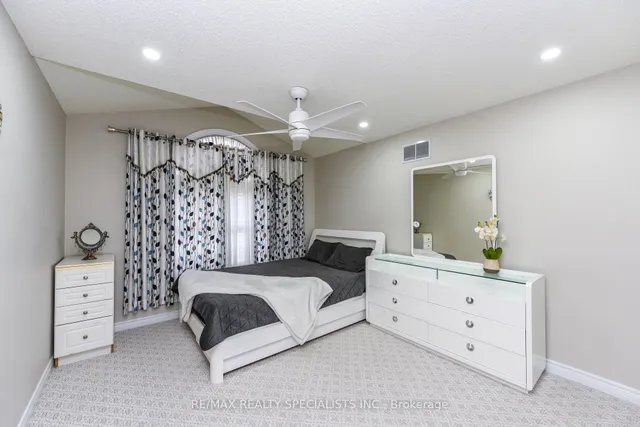 Additional image 25 of 73 Colonel Bertram Rd