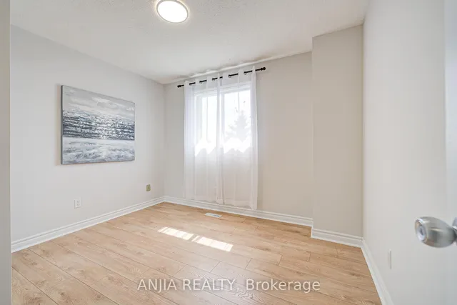 Additional image 28 of 91 Dumfries Ave