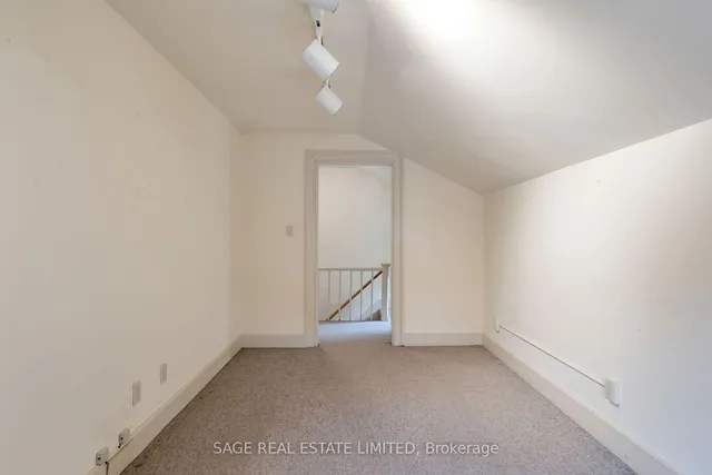 Additional image 28 of 322 La Rose Ave