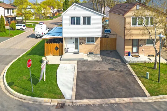 18 Hardcastle Crt