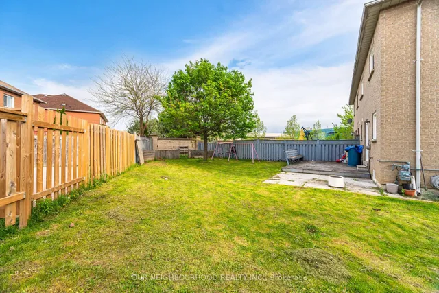 Additional image 36 of 71 Giraffe Ave