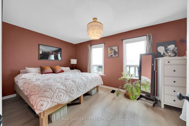 Additional image 16 of 92 GLENDALE Ave