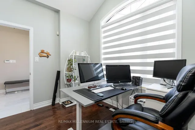 Additional image 7 of 62 Dunvegan Cres
