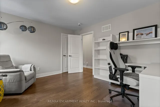 Additional image 28 of 129 Fingland Cres