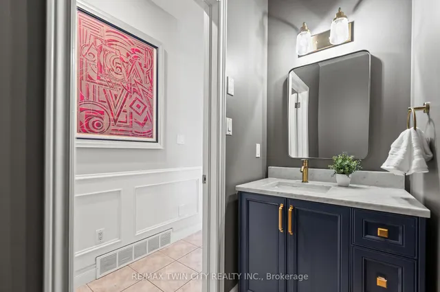 Additional image 24 of 533 Falconridge Cres