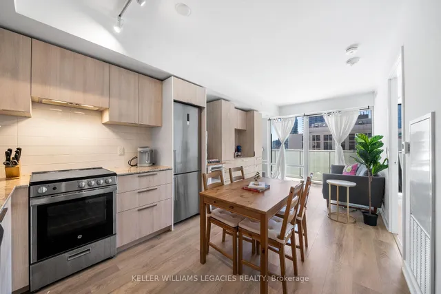 Additional image 2 of 501 Yonge St Unit 1211