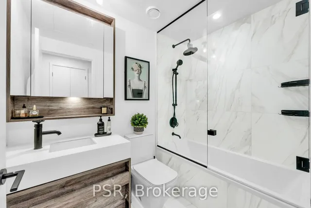 Additional image 17 of 505 Richmond St Unit 1025