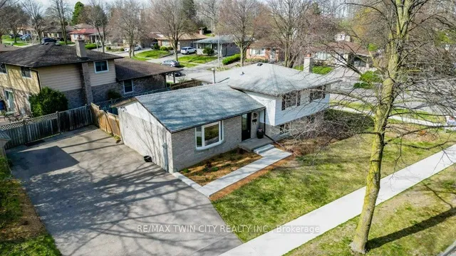 Additional image 47 of 111 Martinglen Cres