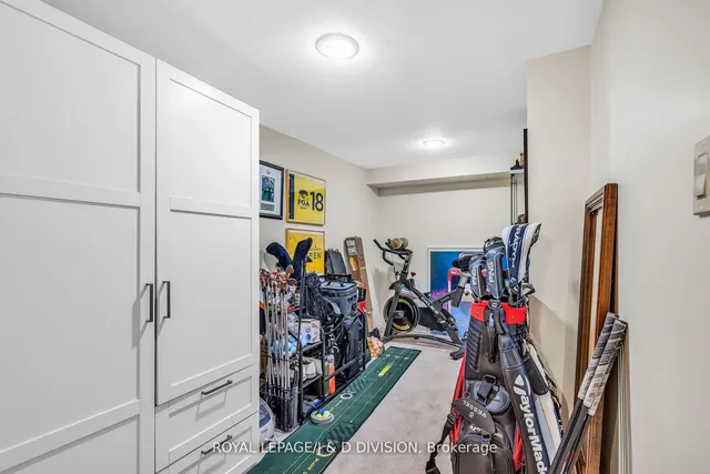 Additional image 32 of 77 College View Ave