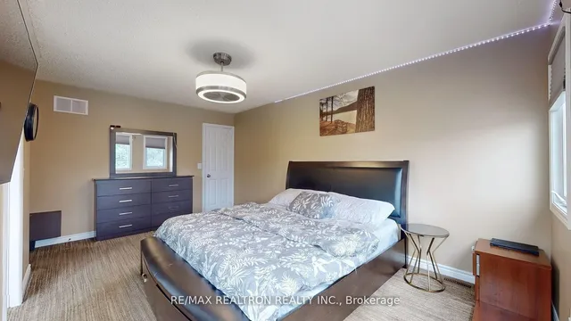 Additional image 24 of 68 Heathcliffe Sq