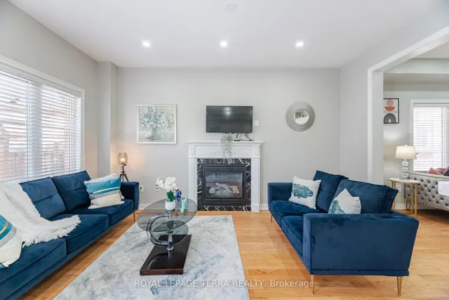 Additional image 10 of 15 Versailles Cres