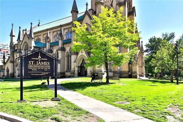 Additional image 39 of 92 King St Unit 403