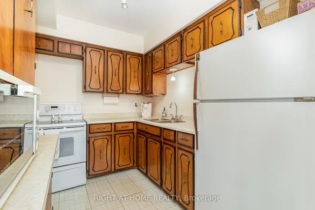 Additional image 9 of 74 Upper Canada Dr Unit 1