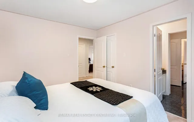Additional image 39 of 1731 Riverbrook Cres