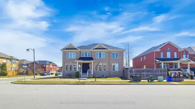 1106 Little Cres