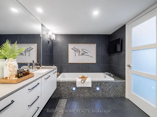Additional image 21 of 1430 Yonge St Unit 705