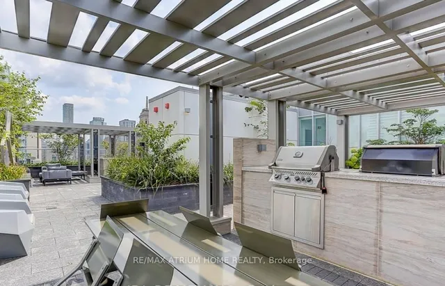 Additional image 10 of 50 Mccaul St Unit 816