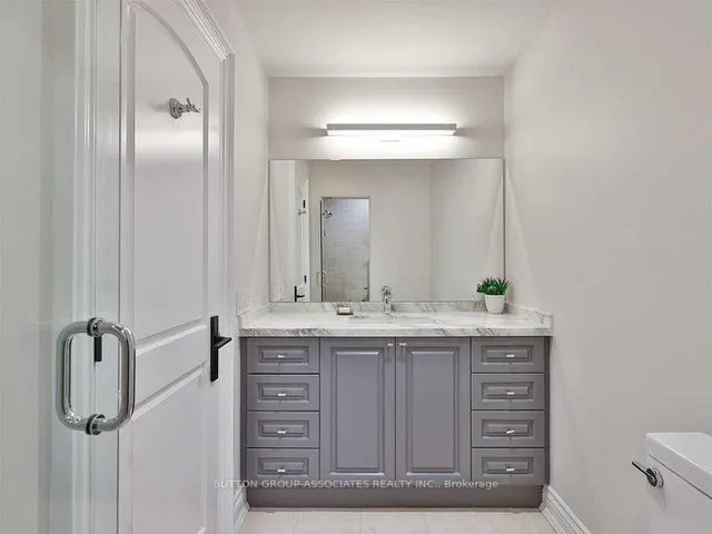 Additional image 30 of 31 Webster Ave