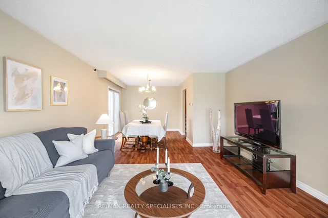 Additional image 4 of 523 Silver Creek Blvd