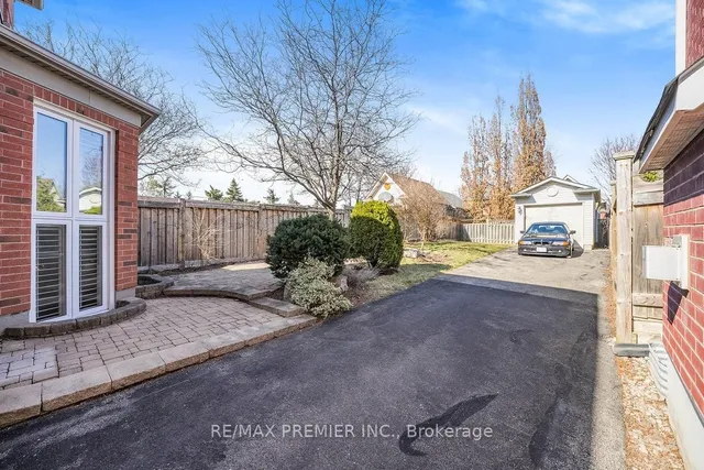 Additional image 34 of 2595 Blackcombe Cres