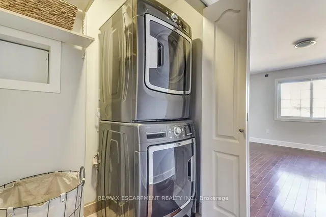 Additional image 24 of 174 Foxbar Rd