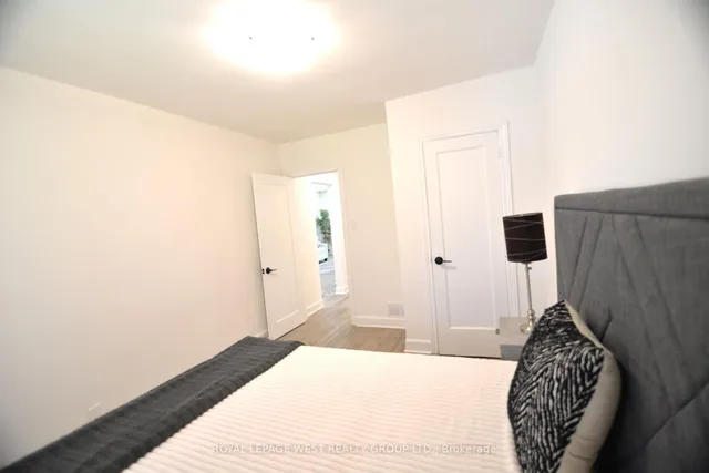 Additional image 13 of 905 Islington Ave