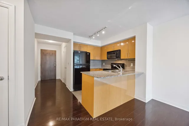 Additional image 12 of 16 Yonge St Unit 1713