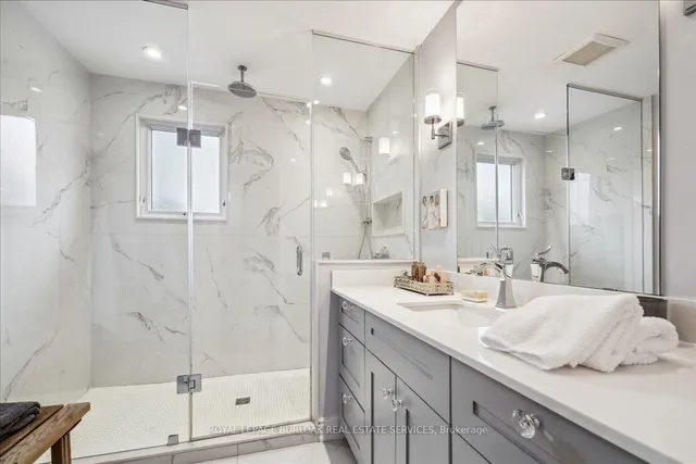 Additional image 18 of 692 Catalina Cres